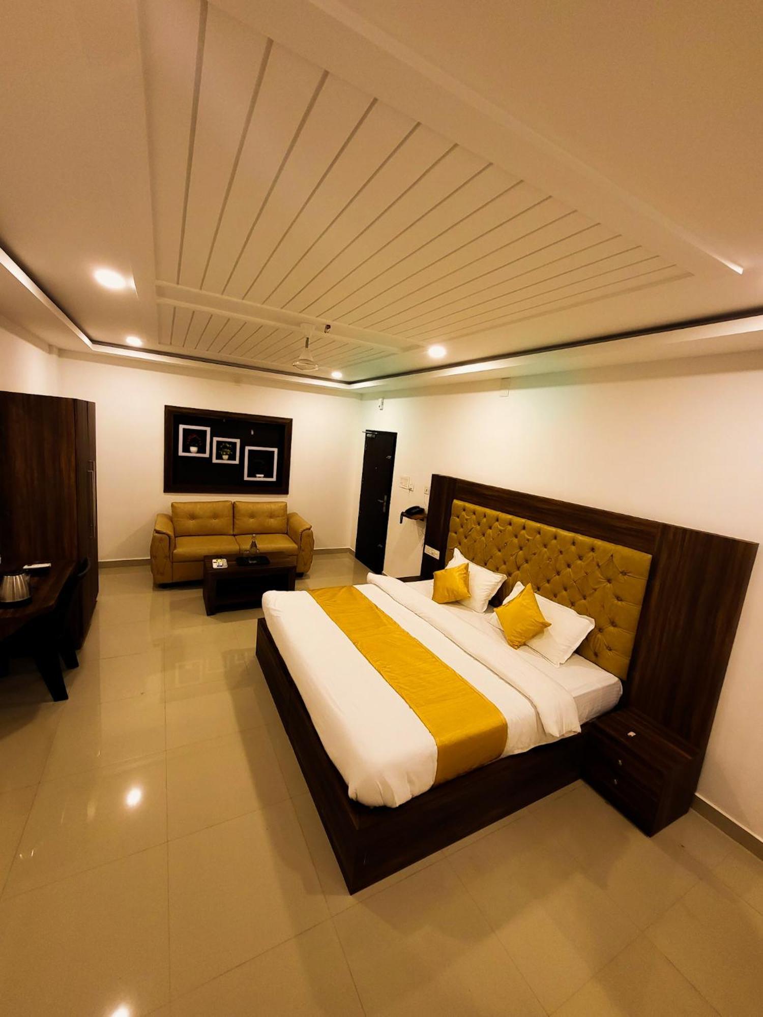 Thejaswini Residency Cheruvathur Nileshwar Экстерьер фото