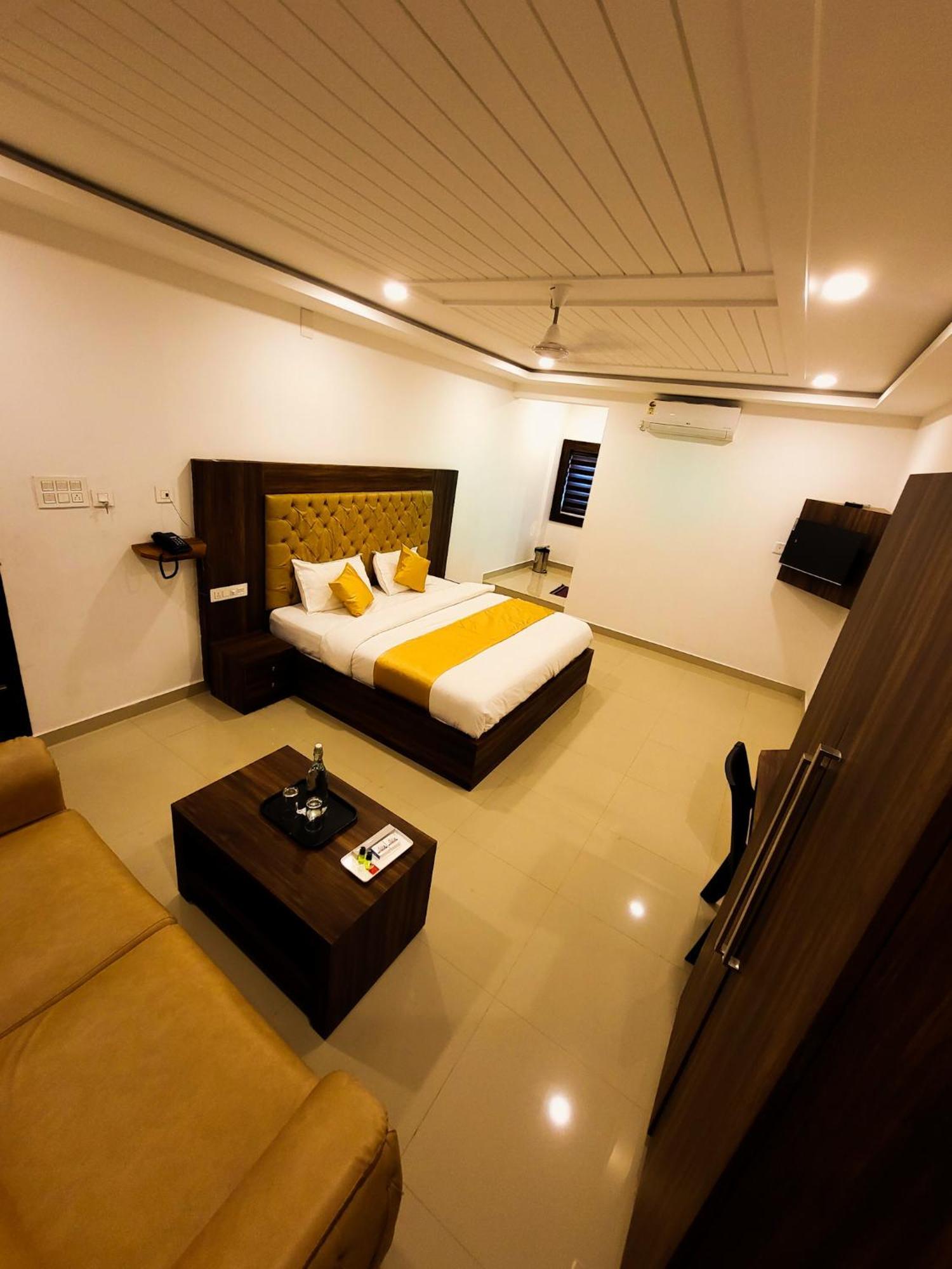 Thejaswini Residency Cheruvathur Nileshwar Экстерьер фото